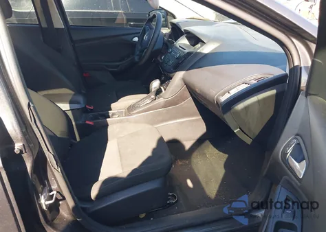 2015 Ford Focus Se z USA, uszkodzony, nr VIN 1FADP3F2XFL254674